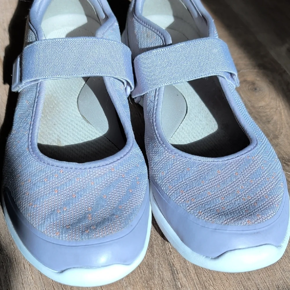Vionic Women's Jessica Mary Jane Sneaker in a Lavender with Orange Specks.